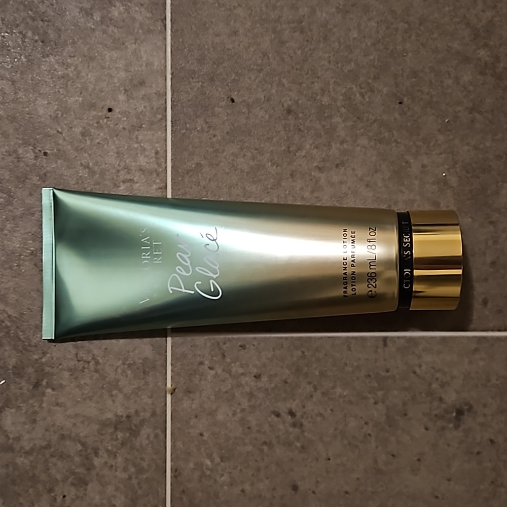 Victoria secret 8 fl oz green